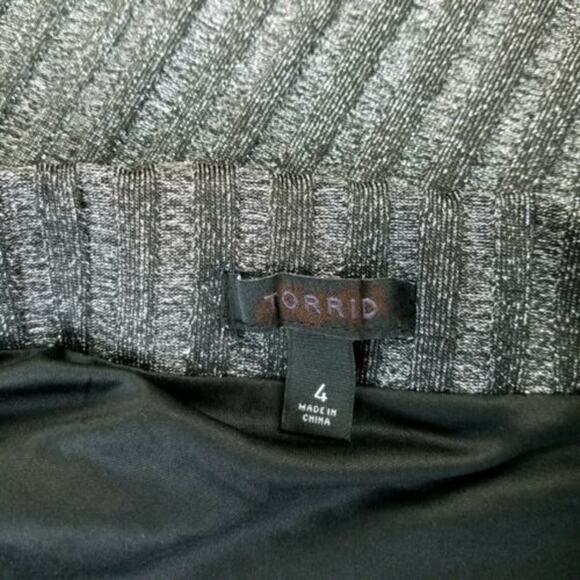 NWOT Torrid Ribbed Glitter Pencil Skirt Size 4X Silver Pull On Elastic Waist - Picture 7 of 7